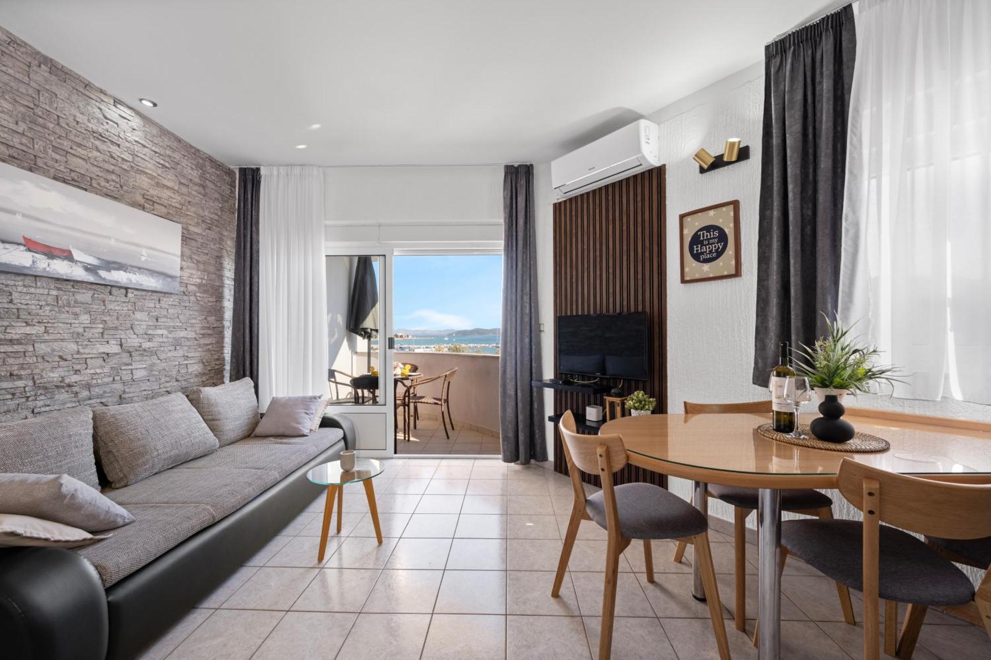 Aquarius Apartments - Beachside With Heated Pool Vodice Luaran gambar