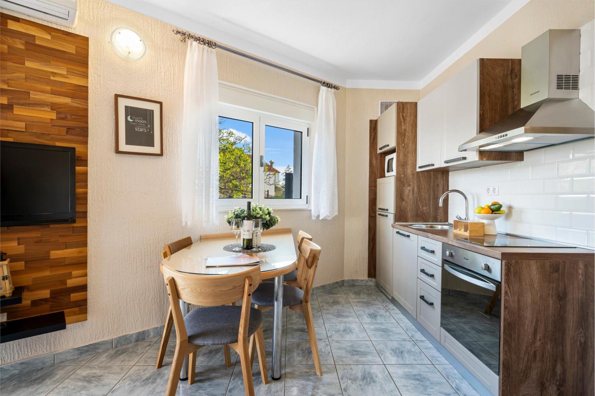 Aquarius Apartments - Beachside With Heated Pool Vodice Bilik gambar