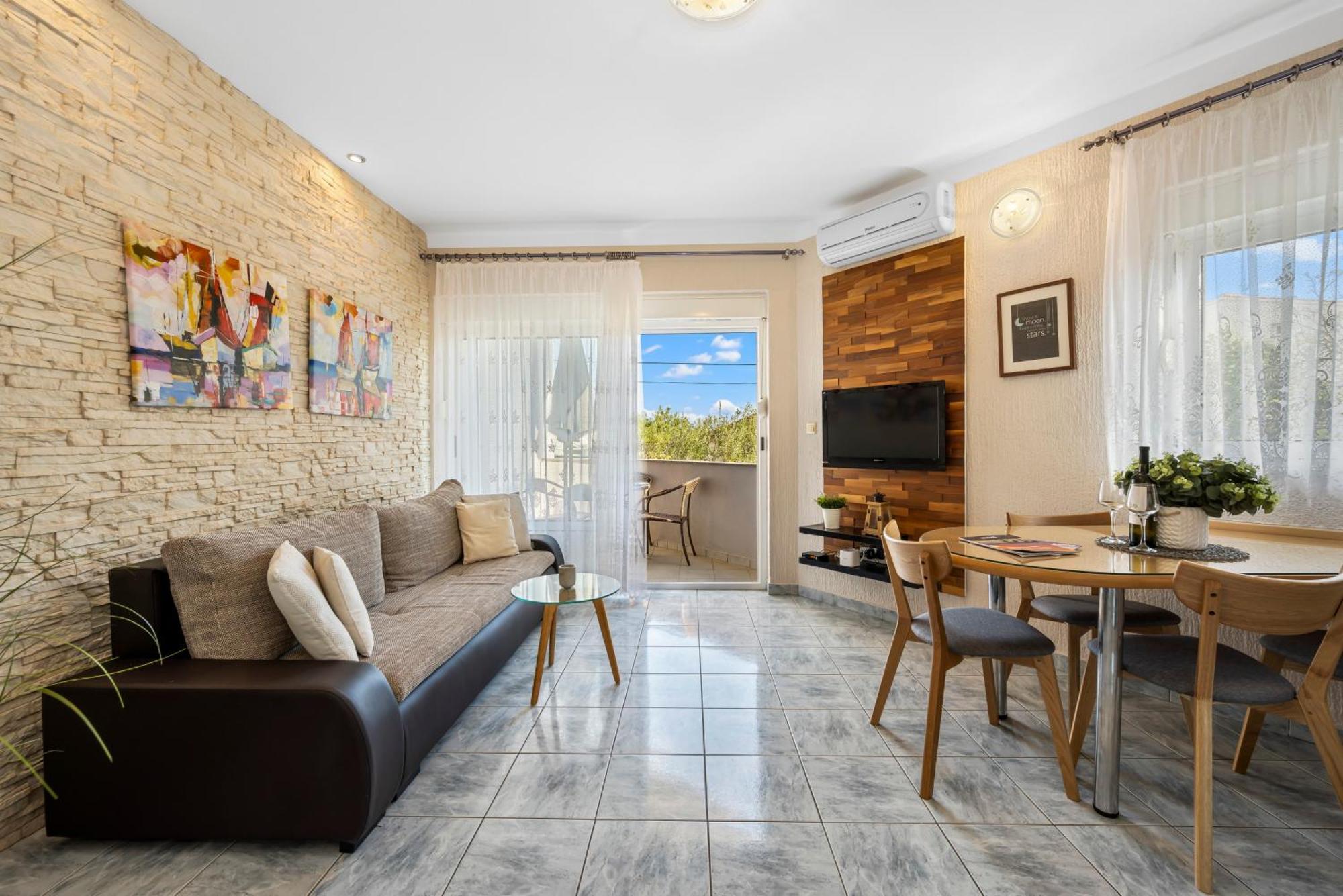 Aquarius Apartments - Beachside With Heated Pool Vodice Luaran gambar