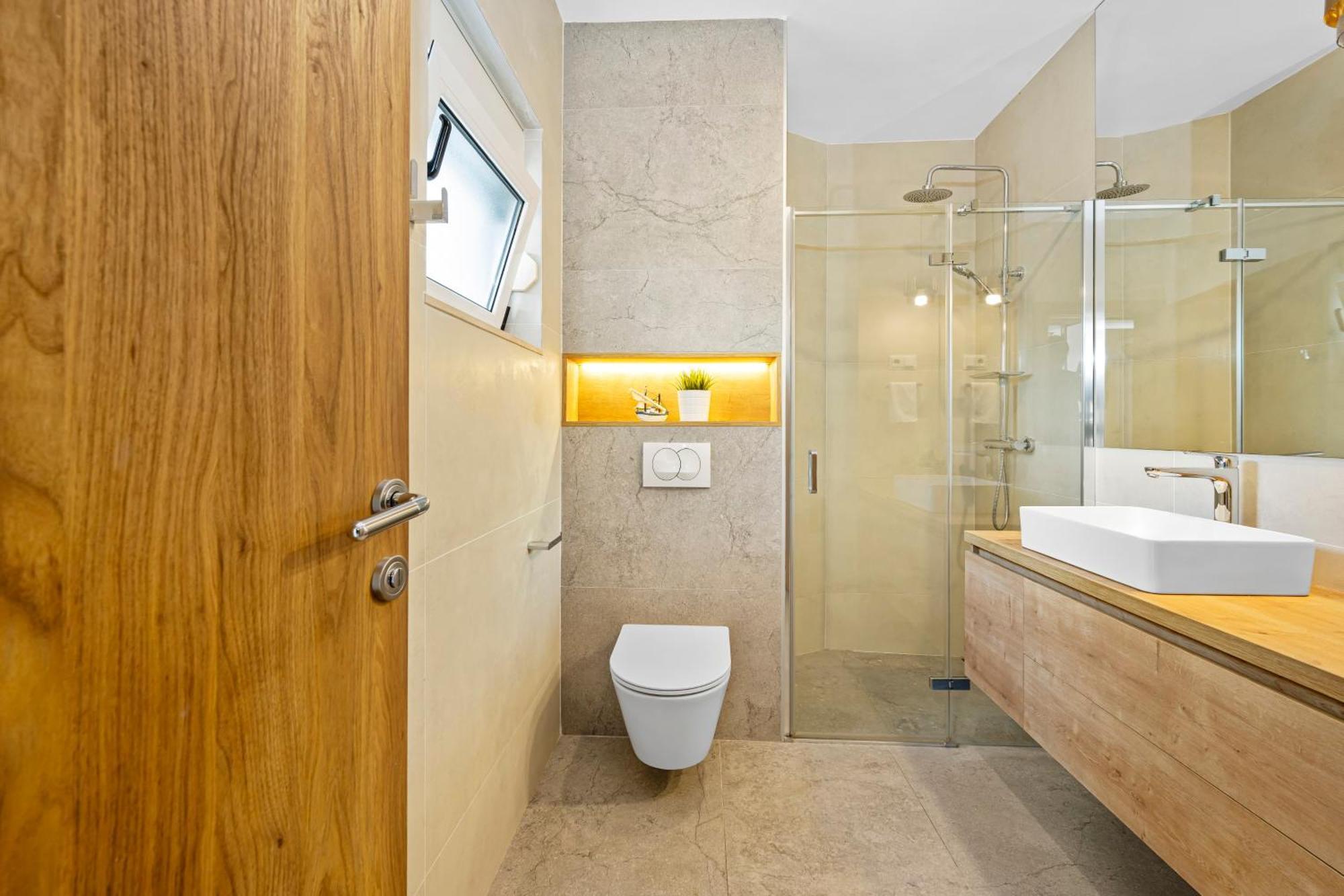 Aquarius Apartments - Beachside With Heated Pool Vodice Bilik gambar