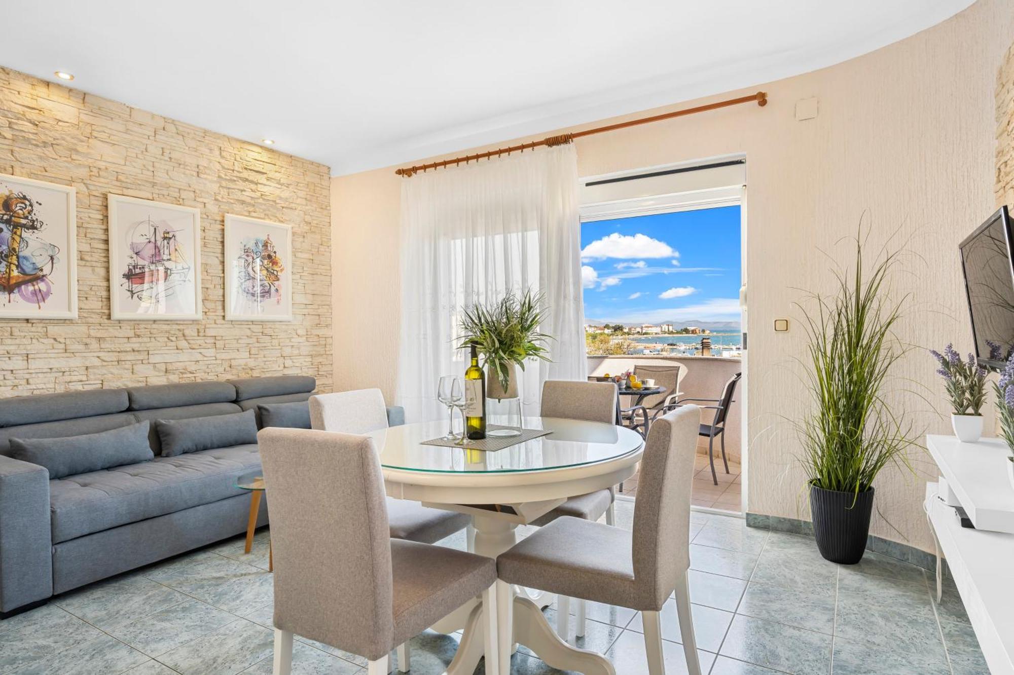 Aquarius Apartments - Beachside With Heated Pool Vodice Luaran gambar