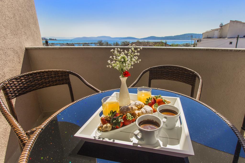 Aquarius Apartments - Beachside With Heated Pool Vodice Luaran gambar