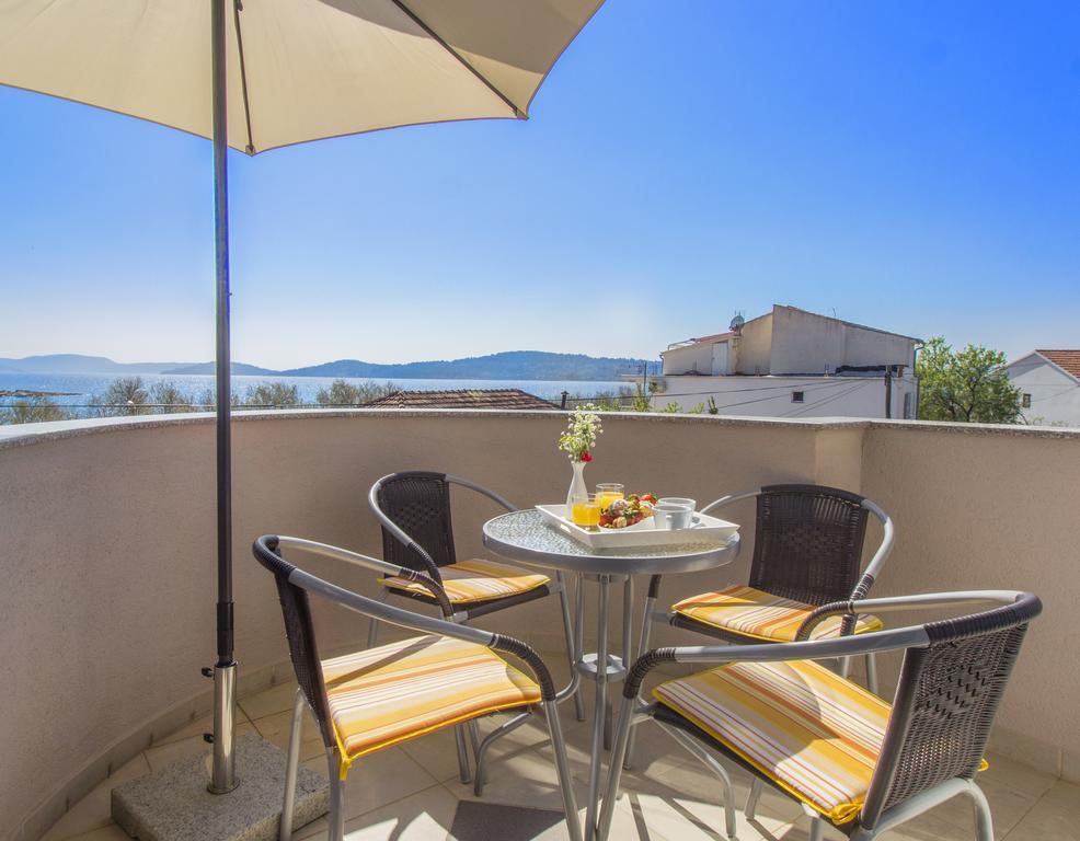 Aquarius Apartments - Beachside With Heated Pool Vodice Luaran gambar