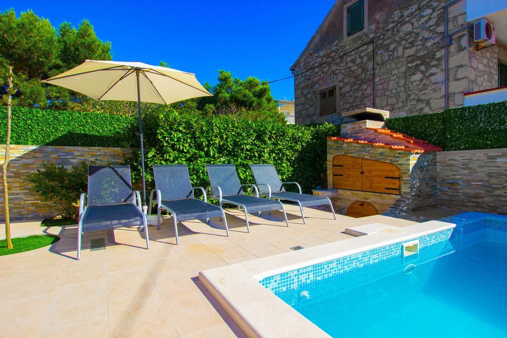 Aquarius Apartments - Beachside With Heated Pool Vodice Luaran gambar