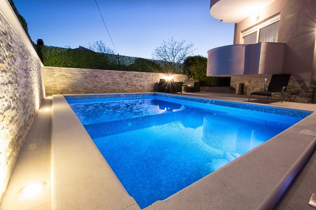 Aquarius Apartments - Beachside With Heated Pool Vodice Luaran gambar